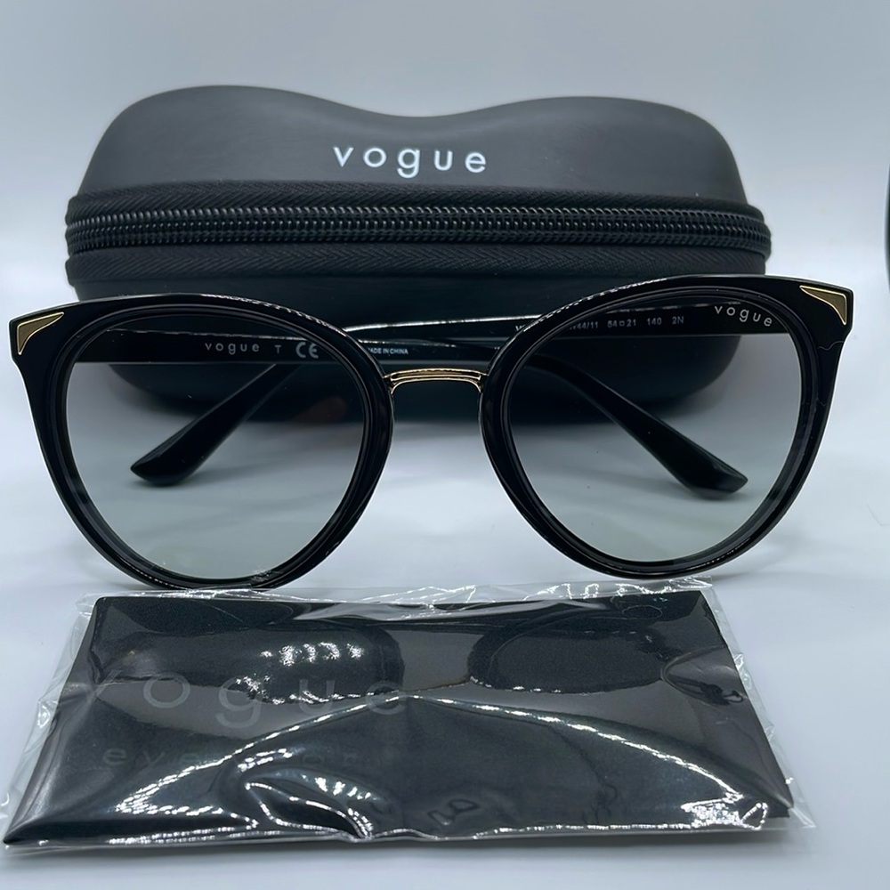 Authentic Vogue sunglasses 
NEW VO 5230